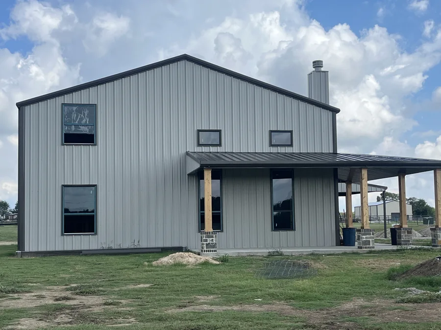 Completed metal building supplied by Metal Warehouse Inc. in North Texas